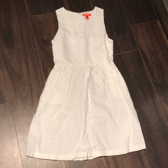 Mini pompons white dress with pockets! 🌸 - Picture 1 of 3